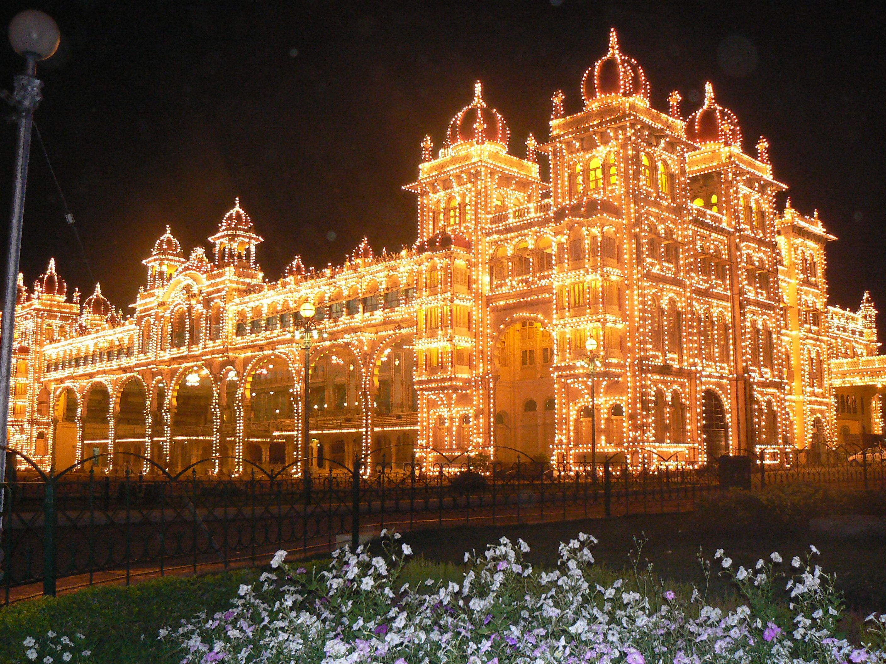 the-opulent-mysore-palace-a-picture-from-mysore-india-travel-writing